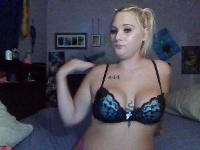 प्रसारण स्क्रीनशॉट DollaDaisy