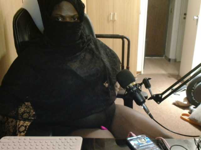 प्रसारण स्क्रीनशॉट HijabonyXLClit