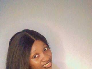 कामुक वीडियो चैट Ebonypetiti