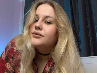 कामुक वीडियो चैट ElienArinly