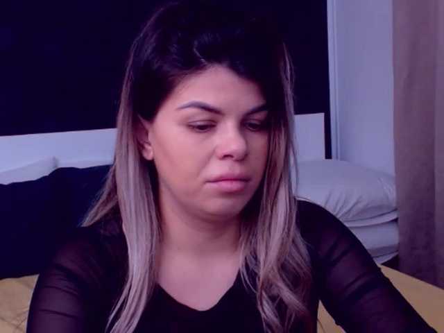 प्रसारण स्क्रीनशॉट EliseTyler