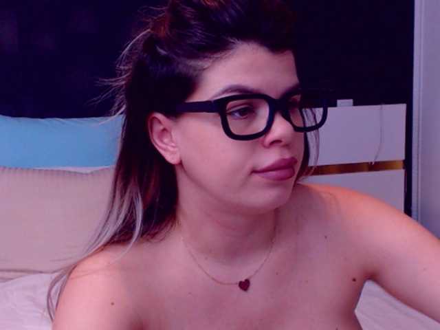 प्रसारण स्क्रीनशॉट EliseTyler