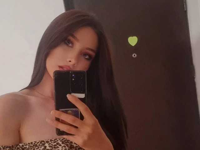 प्रोफ़ाइल की तस्वीर ELIZA8