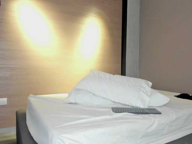 प्रसारण स्क्रीनशॉट Ellymonroe