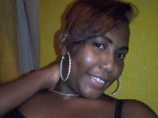 कामुक वीडियो चैट Emellie