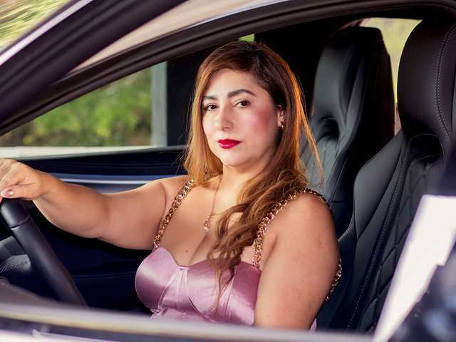 प्रोफ़ाइल की तस्वीर Emili-Hot