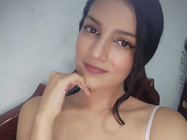 प्रोफ़ाइल की तस्वीर Emiliy-mml