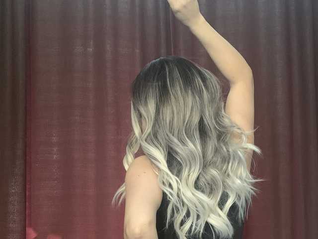प्रोफ़ाइल की तस्वीर Emily777
