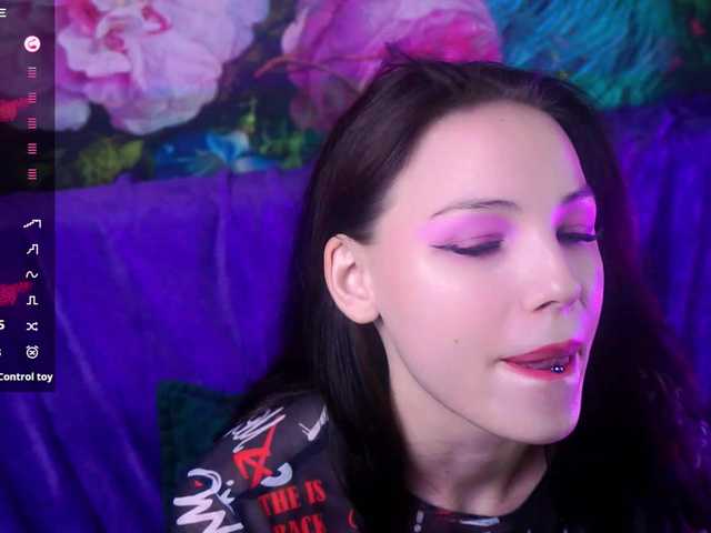 प्रसारण स्क्रीनशॉट EmilyLuxxxury
