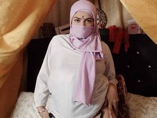 कामुक वीडियो चैट emiralove99