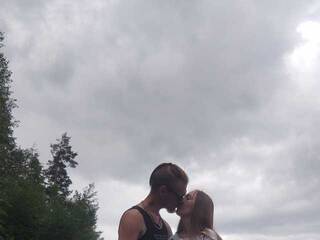 कामुक वीडियो चैट F0XandM00N