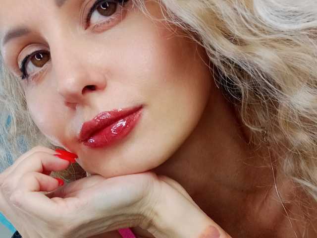 प्रोफ़ाइल की तस्वीर FettishDi