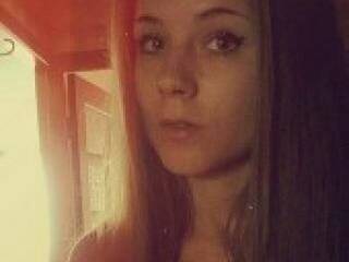 कामुक वीडियो चैट foxygirl987