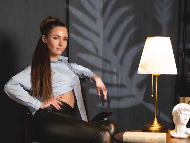 प्रोफ़ाइल की तस्वीर FreyaFindomFitGoddess
