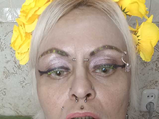 प्रोफ़ाइल की तस्वीर GardenerofIllusions