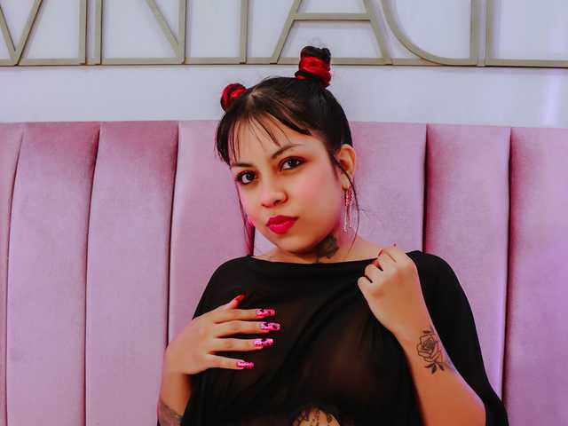 प्रोफ़ाइल की तस्वीर GigiFoxx1