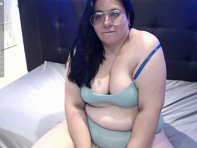 तस्वीरें ginnylicious Hello Guys! Make me moan with your tips!! pvt open!!