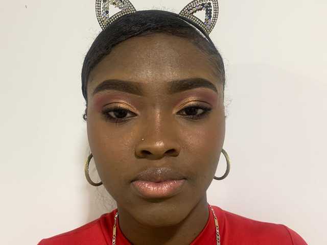 प्रोफ़ाइल की तस्वीर GirlQueen