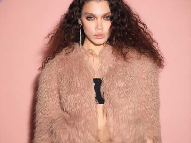 प्रोफ़ाइल की तस्वीर GlamModelHoney