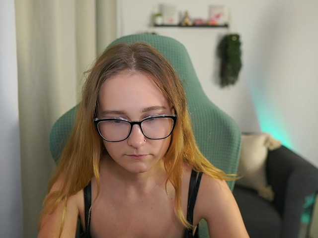 प्रसारण स्क्रीनशॉट glossybabe