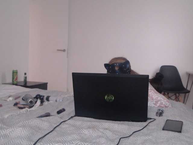 प्रसारण स्क्रीनशॉट GodessKristina-and-TS