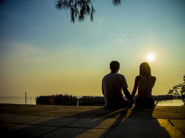 प्रोफ़ाइल की तस्वीर GreedyCouple