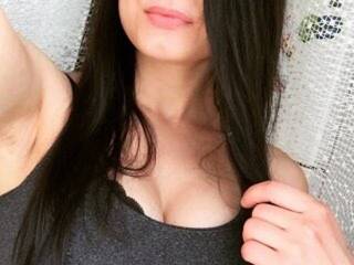 कामुक वीडियो चैट H-o-t-Kira