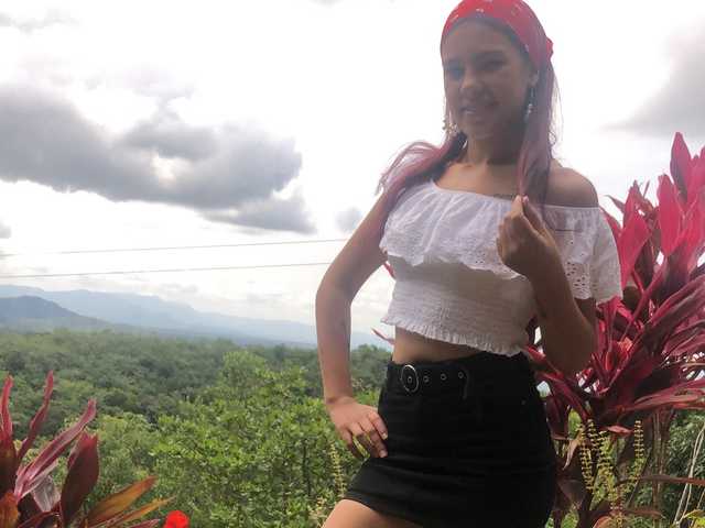 प्रोफ़ाइल की तस्वीर haleylu