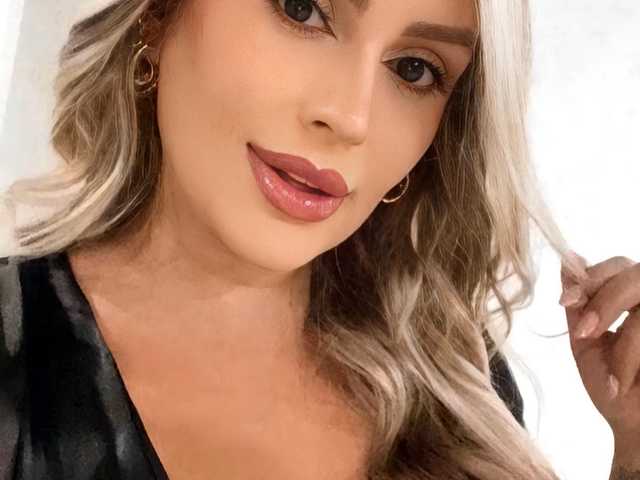 प्रोफ़ाइल की तस्वीर HannaBlondee