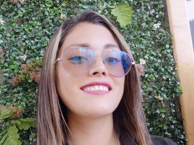 प्रोफ़ाइल की तस्वीर HappyMia