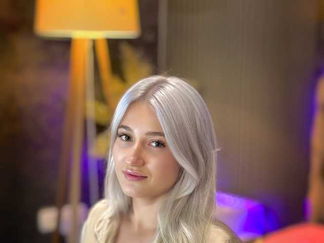 प्रोफ़ाइल की तस्वीर HollyTaillor