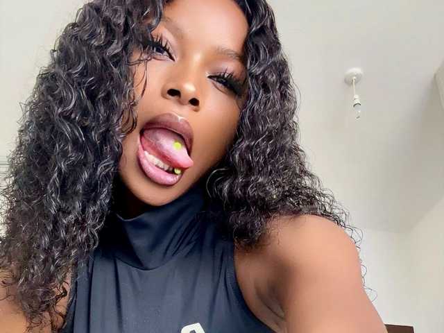 प्रोफ़ाइल की तस्वीर Hornylilbirdie