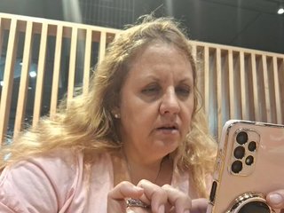 कामुक वीडियो चैट HOTBABYSUCKS1