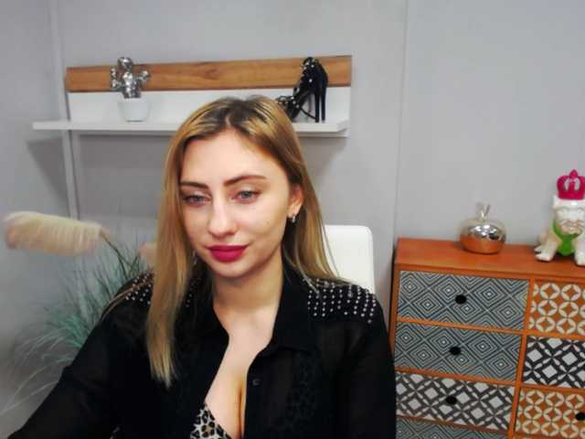 प्रसारण स्क्रीनशॉट hottieLAURA