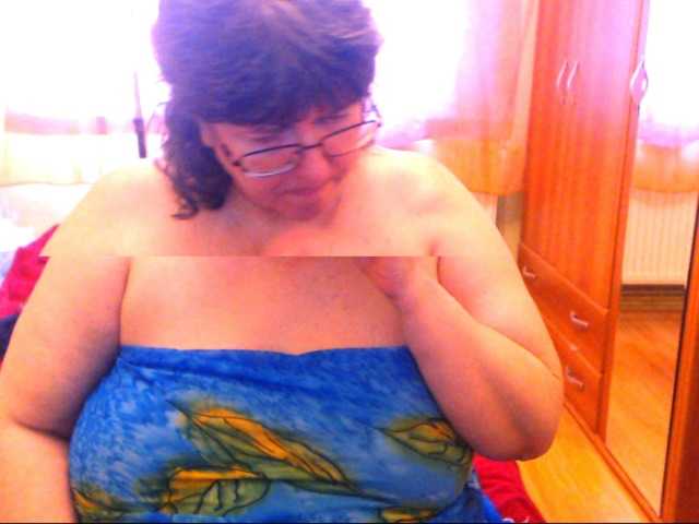 प्रसारण स्क्रीनशॉट HugeTitsXXX