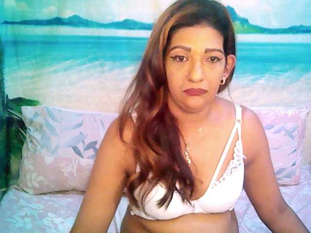 तस्वीरें Indianaqua tip and get my toy vibing as i slowly undress for u guys