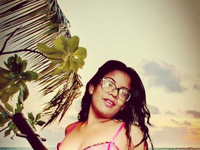 प्रोफ़ाइल की तस्वीर IndianBeaut