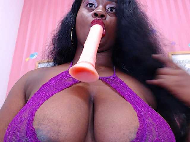 तस्वीरें irisbrown Hello guys! happy day lets make some tricks and #cum with me and play with my #toys #dildo #lovense #ebony #ebano #fuck my #pussy