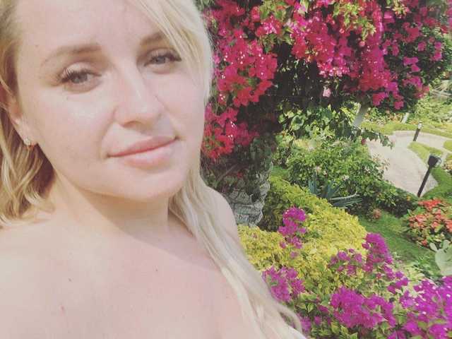 प्रोफ़ाइल की तस्वीर IThinkaboutu