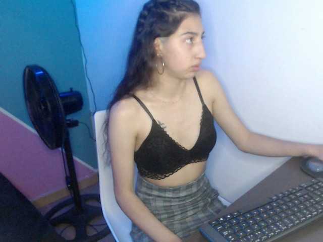 तस्वीरें ivy-blue hey i am new in bonga cams , make me happy today