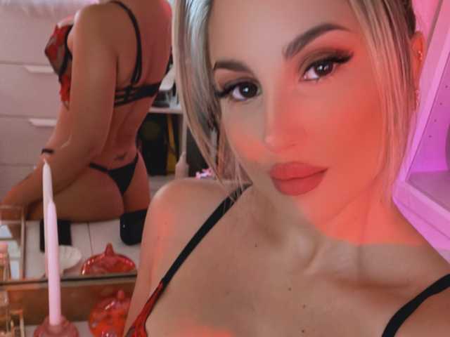 प्रोफ़ाइल की तस्वीर JennyDouxx