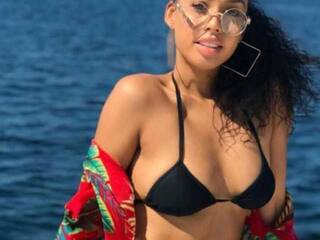 कामुक वीडियो चैट Jolieculmetisse