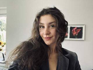 कामुक वीडियो चैट JolieKiss