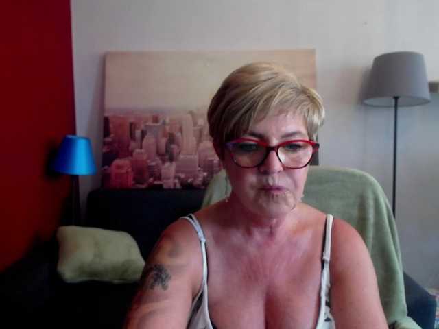 प्रसारण स्क्रीनशॉट julieamberx