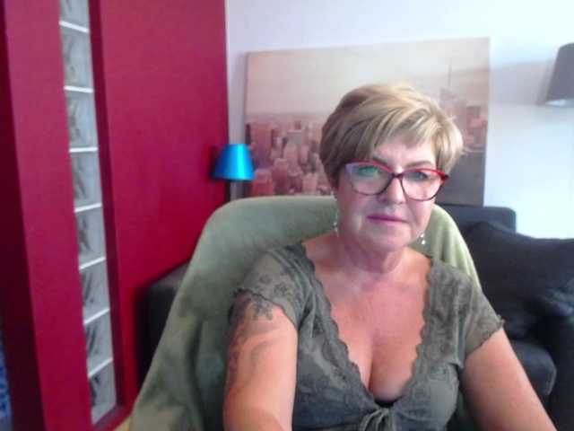 प्रसारण स्क्रीनशॉट julieamberx