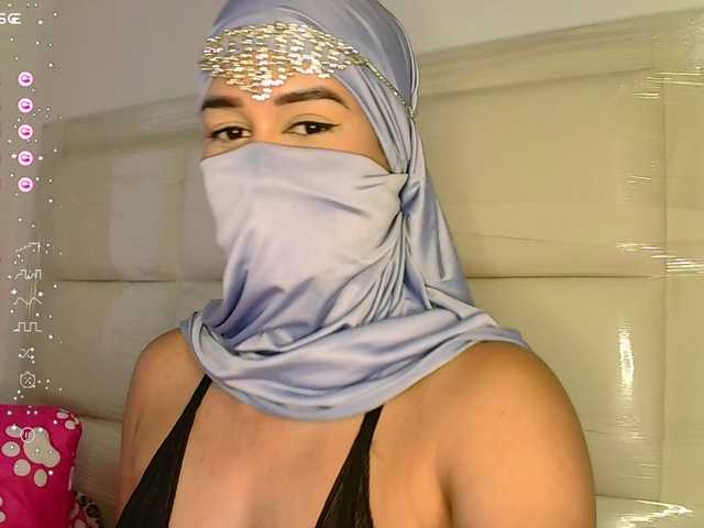 तस्वीरें kaalinda1 New Arab girl in this environment, shy but wanting to know everything that is related