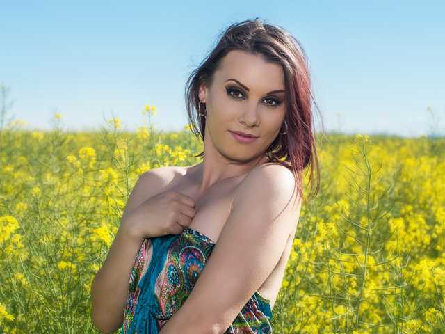 प्रोफ़ाइल की तस्वीर Kari-Queen