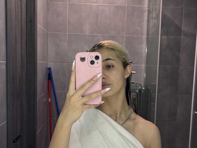 प्रोफ़ाइल की तस्वीर karinka-hot007