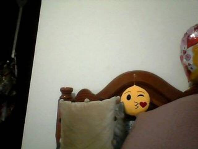 प्रसारण स्क्रीनशॉट Karla-Madox