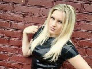 कामुक वीडियो चैट karollinaa